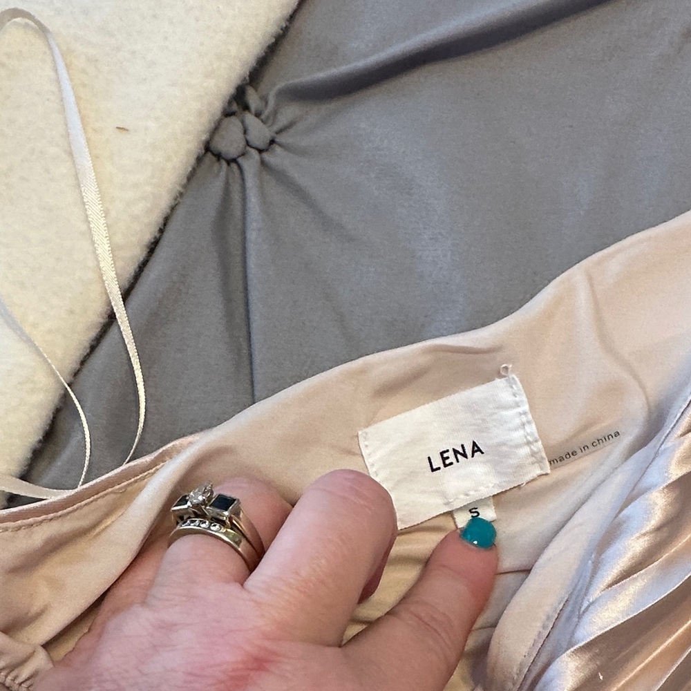 Elegant Satin Pleated champagne/gold dress - Picture 4 of 7